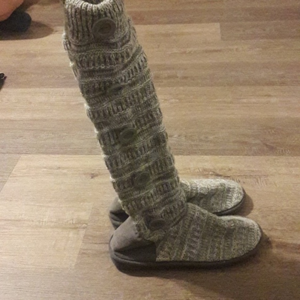 Womens sz 10 MukLuks gray knitted boots